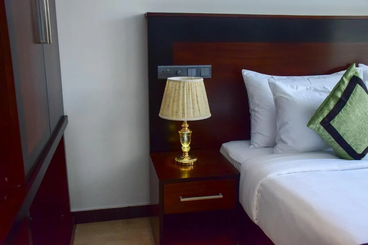 Ruvisha Beach Hotel ネゴンボ 4*,  スリランカ