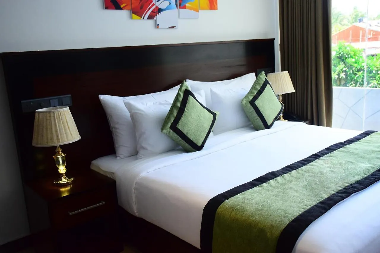 Ruvisha Beach Hotel ネゴンボ