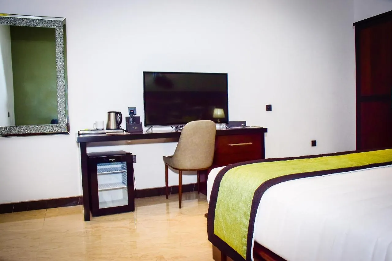 Ruvisha Beach Hotel ネゴンボ スリランカ